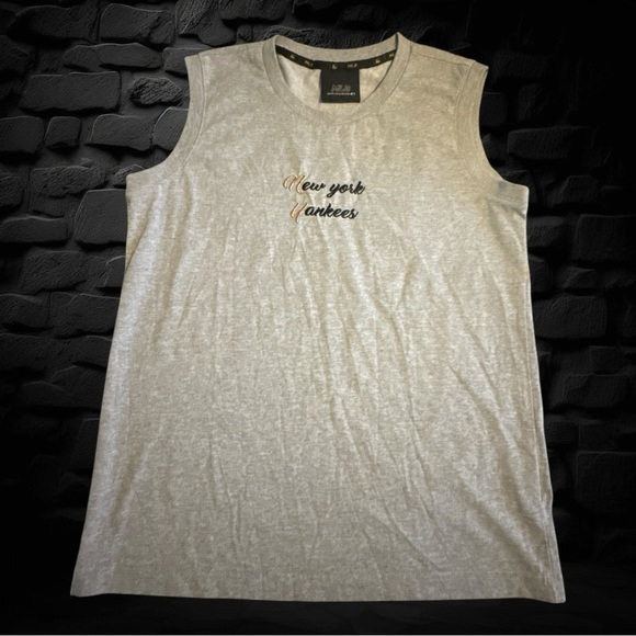 MLB Yankees Tank - Picture 2 of 8